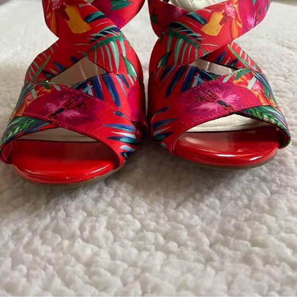 Bandolino Molvena Slingback Heeled Sandals red w/a multi-color tropical floral 9 - Picture 4 of 11